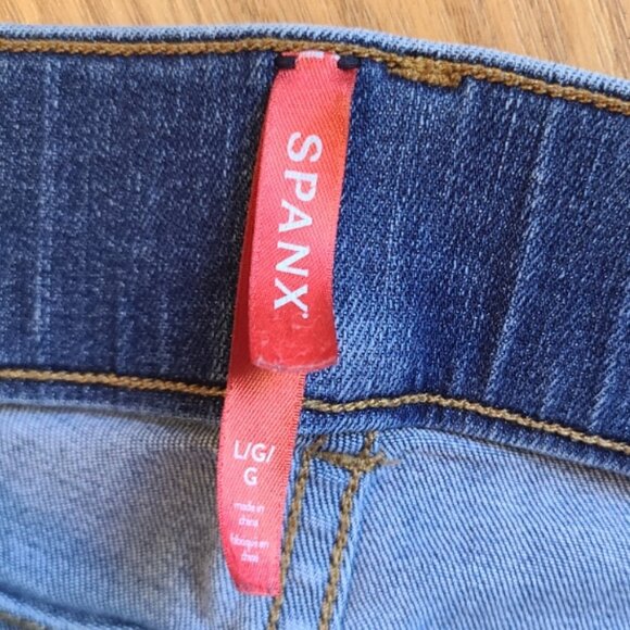 SPANX FLARE JEANS HIGH RISE WAIST PULL ON STRETCH DENIM MEDIUM-DARK WASH sz L - Picture 6 of 6